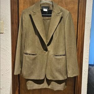 Jones New York Brown Skirt Suit Set Ladies/Women's/Womans 2-Piece Long Sleeve